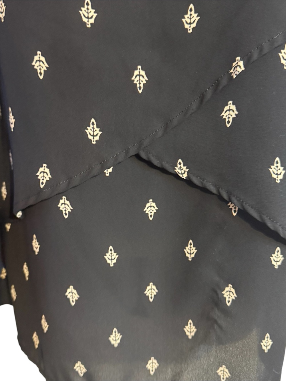 Ava & Viv Black Sleeveless Layered Top with Cream Print Plus: 2X #3 - Picture 4 of 8